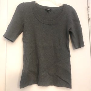 Short sleeve sweater top